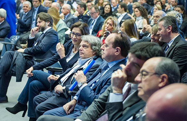 Salvini:”Uno Sforzato per Di Maio. Faccia di più”. Lui:”No Centrodestra unito”