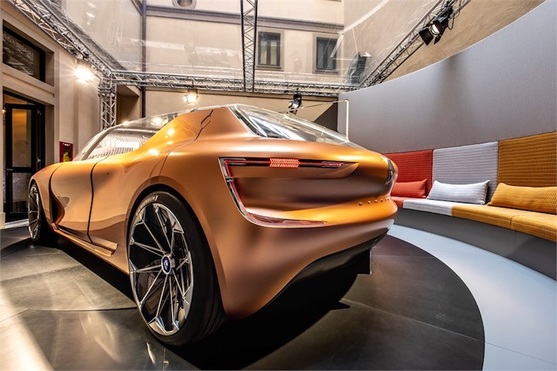 SYMBIOZ prefigura, secondo Renault, la visione del futuro della mobilità SYMBIOZ prefigura, secondo Renault, la visione del futuro della mobilità