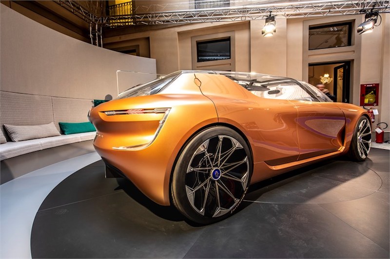 SYMBIOZ prefigura, secondo Renault, la visione del futuro della mobilità SYMBIOZ prefigura, secondo Renault, la visione del futuro della mobilità