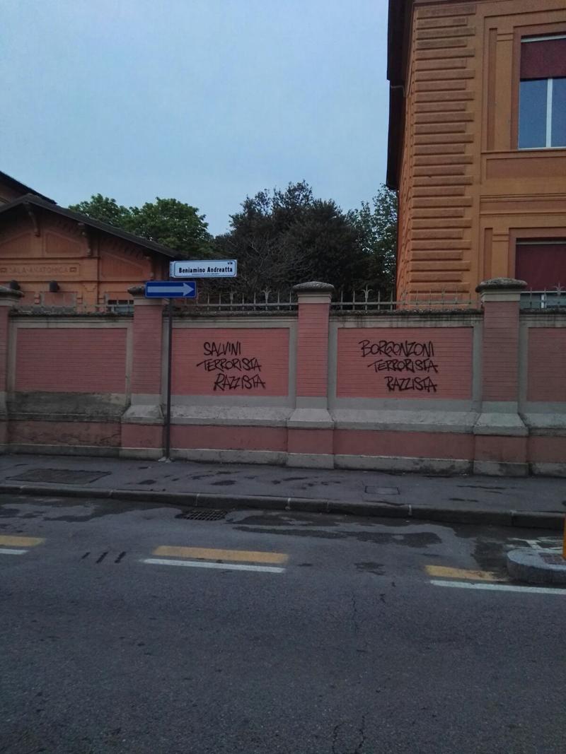 Lega, minacce di morte a Lucia Borgonzoni. Razzista, finisci appesa. Esclusivo Lega, minacce di morte a Lucia Borgonzoni. Razzista, finisci appesa. Esclusivo