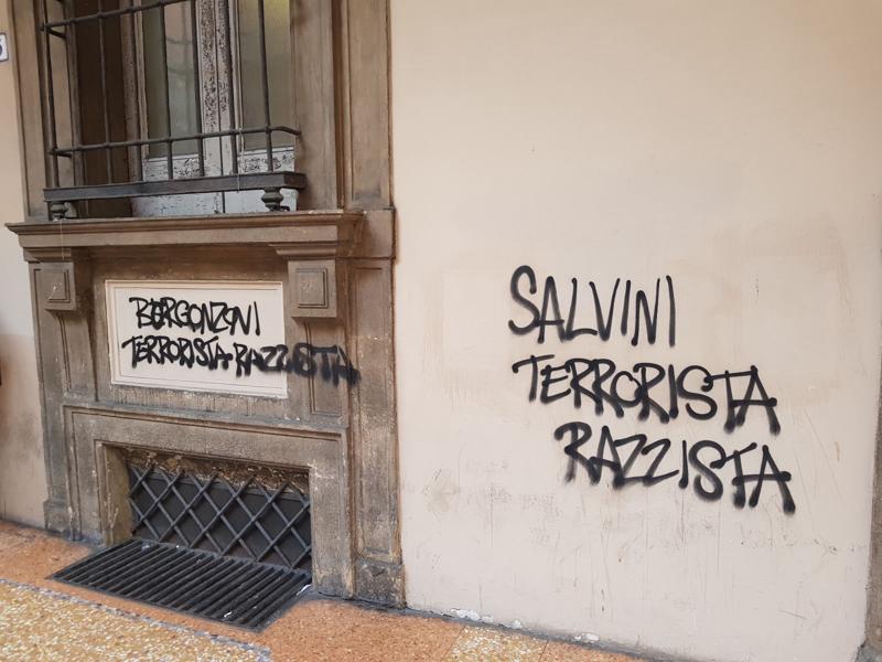 Lega, minacce di morte a Lucia Borgonzoni. Razzista, finisci appesa. Esclusivo Lega, minacce di morte a Lucia Borgonzoni. Razzista, finisci appesa. Esclusivo