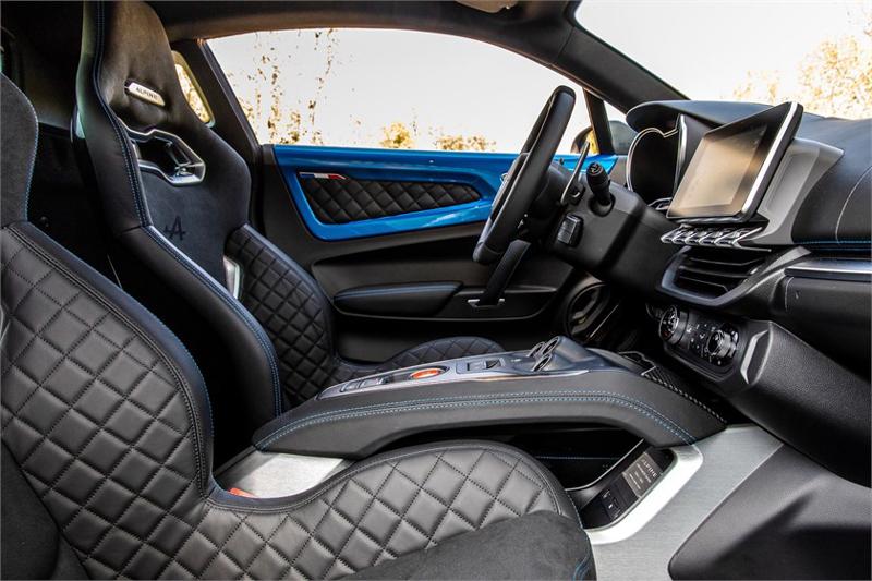 Alpine sceglie la passerella della Design Week per presentare la A110 Alpine sceglie la passerella della Design Week per presentare la A110