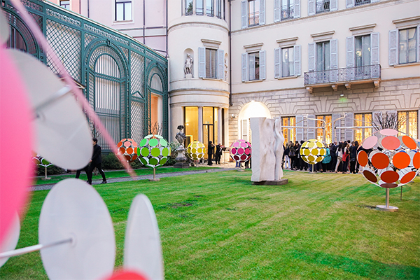 Intesa Sanpaolo: alle Gallerie d’Italia l’installazione artistica Dandelion Intesa Sanpaolo: alle Gallerie d’Italia l’installazione artistica Dandelion