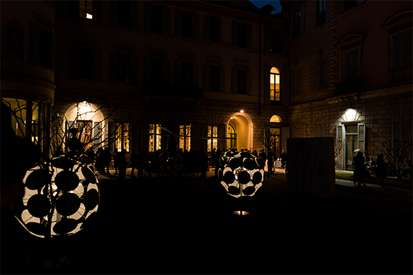 Intesa Sanpaolo: alle Gallerie d’Italia l’installazione artistica Dandelion Intesa Sanpaolo: alle Gallerie d’Italia l’installazione artistica Dandelion
