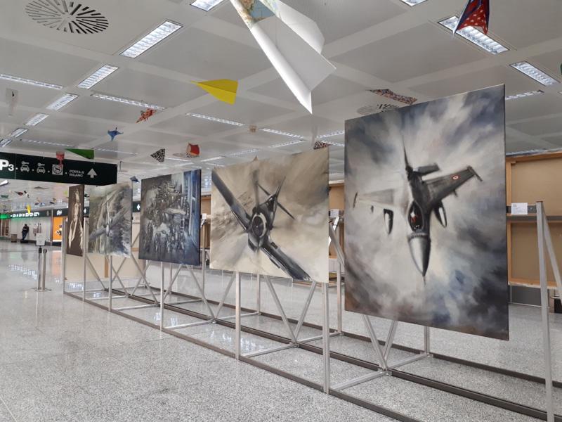 Icarus, il mito del volo secondo Tom Porta al Terminal 1 di Milano Malpensa