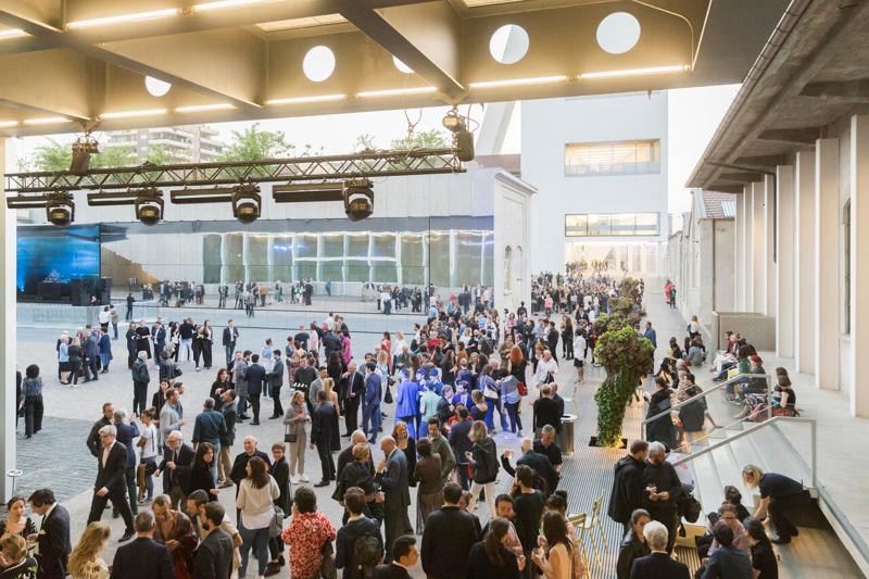 Fondazione Prada, l’inaugurazione della Torre di Koolhaas. FOTO
