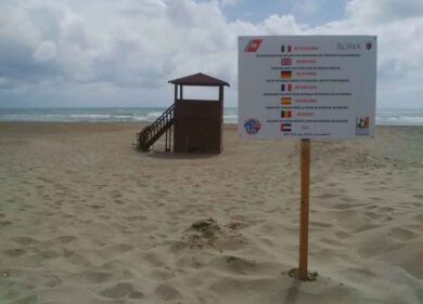 Ostia, lavoro in nero e maxi turni agli stabilimenti: i conti non tornano