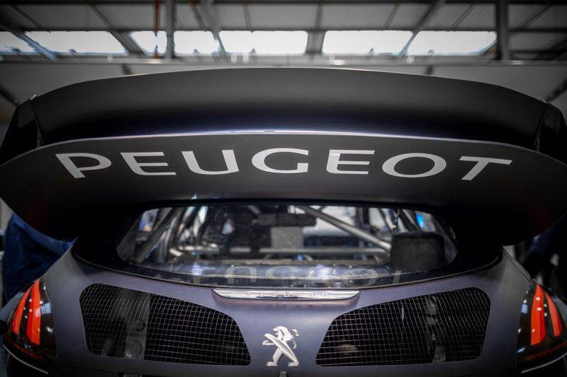 Rallycross: le Peugeot scaldano i motori per la tappa portoghese Rallycross: le Peugeot scaldano i motori per la tappa portoghese
