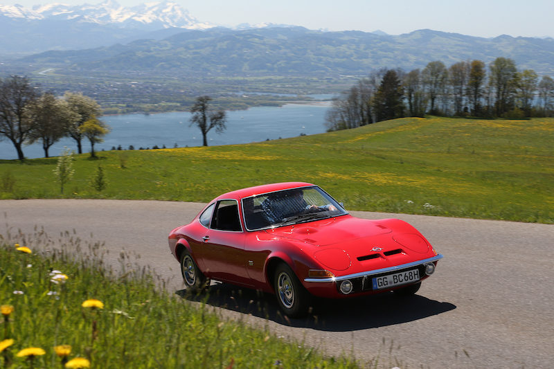 Opel GT, festeggia i suoi primi 50 anni