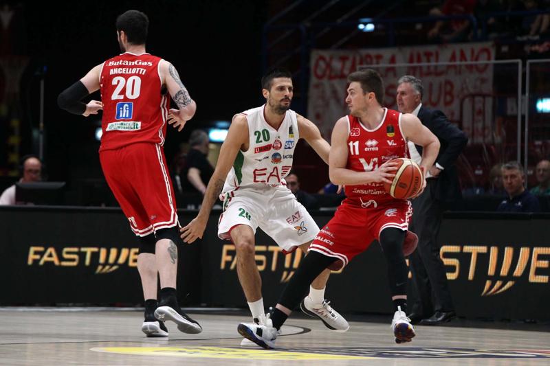 Galleria foto 'Olimpia Milano-Pesaro 70-75. Pianigiani: “Mi scuso, partita molto brutta”' - foto 1