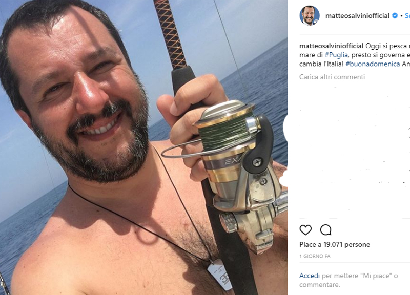 Governo, Salvini si prende una pausa: vacanza con la Isoardi in Puglia Governo, Salvini si prende una pausa: vacanza con la Isoardi in Puglia