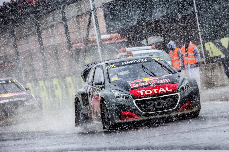 Rallycross Loeb e la sua Peugeot 208 WRX sul podio della tappa portoghese Rallycross Loeb e la sua Peugeot 208 WRX sul podio della tappa portoghese