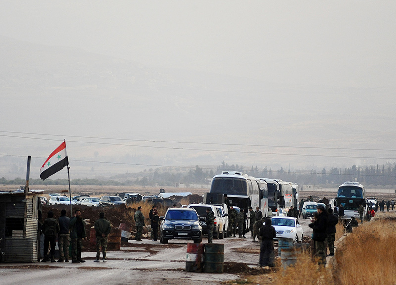Siria: almeno 40 morti in raid su base a Hama, 18 iraniani Siria: almeno 40 morti in raid su base a Hama, 18 iraniani