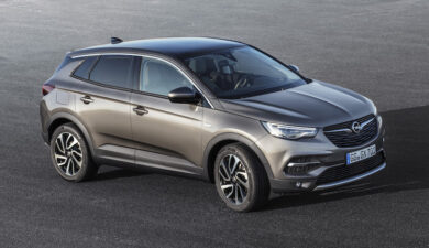 Opel Grandland X: debutta il nuovo diesel 1.5 da 130 CV