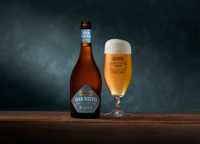 Ecco Bianca, la prima Weiss della famiglia Peroni Gran Riserva. Ecco Bianca, la prima Weiss della famiglia Peroni Gran Riserva.