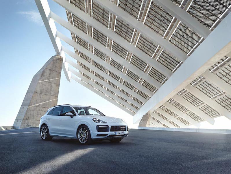 Porsche Cayenne, arriva la versione ibrida plug-in Porsche Cayenne, arriva la versione ibrida plug-in