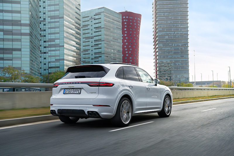 Porsche Cayenne, arriva la versione ibrida plug-in Porsche Cayenne, arriva la versione ibrida plug-in