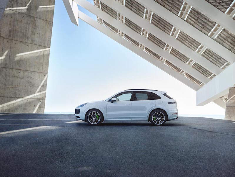 Porsche Cayenne, arriva la versione ibrida plug-in Porsche Cayenne, arriva la versione ibrida plug-in
