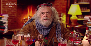 Crozza/Mauro Corona: “Personalizzate con i vostri odori i vestiti”