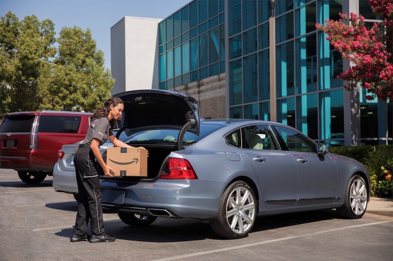 Con Volvo On Call il pacco Amazon ti arriva direttamente in auto