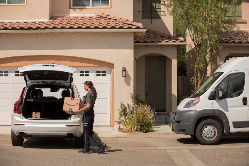 Con Volvo On Call il pacco Amazon ti arriva direttamente in auto