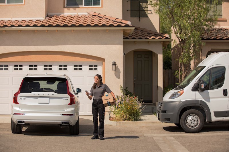 Con Volvo On Call il pacco Amazon ti arriva direttamente in auto