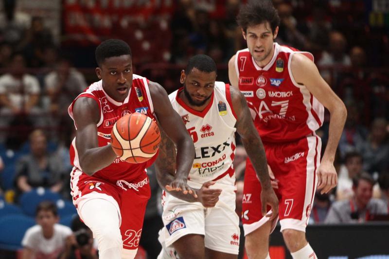 Olimpia Milano-Pistoia 101-74: ora lo spareggio con Venezia per il primo posto Olimpia Milano-Pistoia 101-74: ora lo spareggio con Venezia per il primo posto