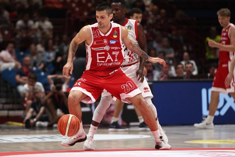 Olimpia Milano-Pistoia 101-74: ora lo spareggio con Venezia per il primo posto Olimpia Milano-Pistoia 101-74: ora lo spareggio con Venezia per il primo posto