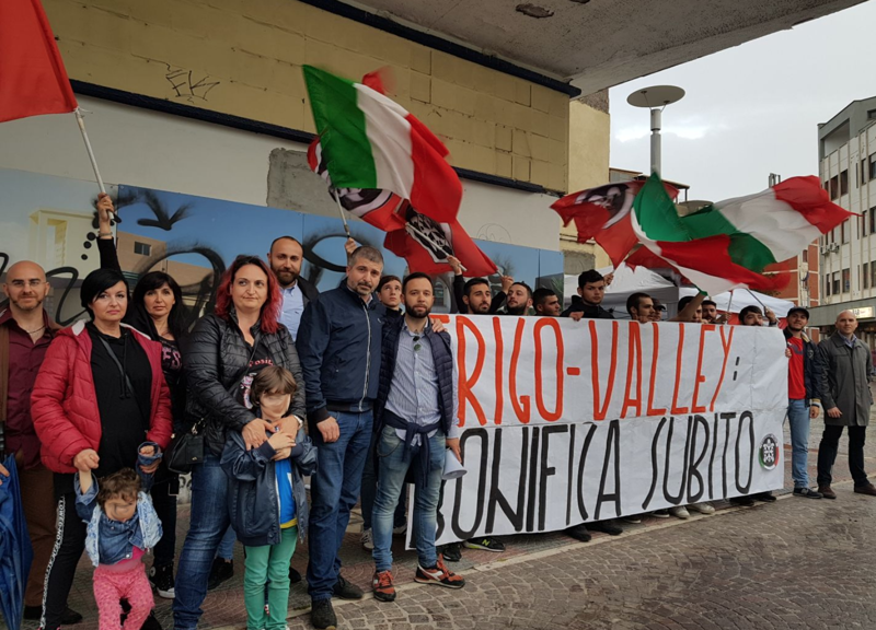 Bomba ecologica Roma Est, petizione di CasaPound per istituire registro tumori Bomba ecologica Roma Est, petizione di CasaPound per istituire registro tumori