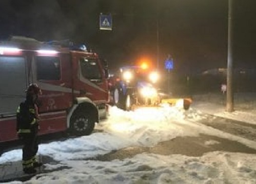 Maltempo: grandine nel Varesotto, 30 cm ghiaccio su strada Maltempo: grandine nel Varesotto, 30 cm ghiaccio su strada