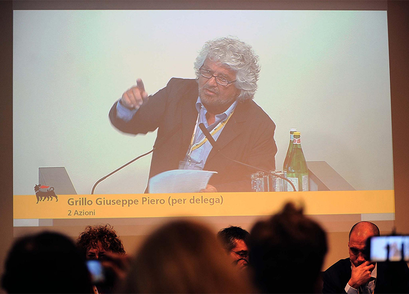 Galleria foto 'Eni, l’ombra di Grillo sull’assemblea.Descalzi conferma la svolta green' - foto 1