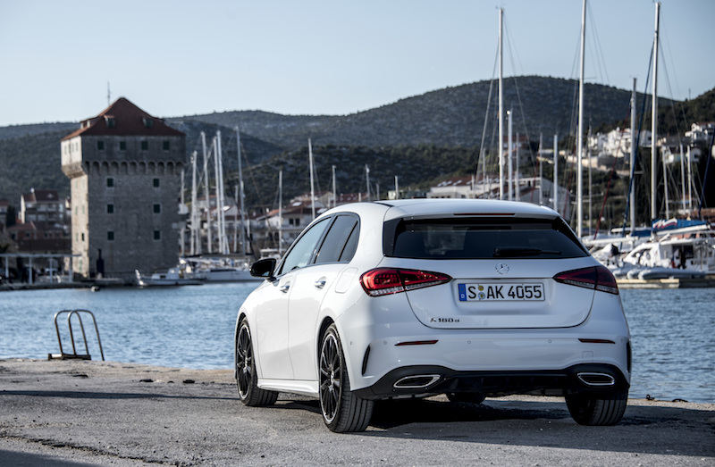 Nuova Mercedes-Benz Classe A, la prima auto con intelligenza artificiale Nuova Mercedes-Benz Classe A, la prima auto con intelligenza artificiale