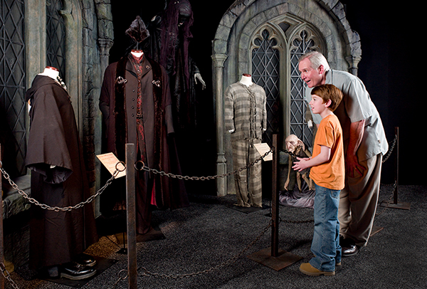 Harry Potter, super mostra: la magia di Hogwarts scende su Milano Harry Potter, super mostra: la magia di Hogwarts scende su Milano