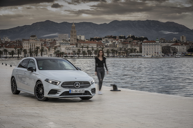 Nuova Mercedes-Benz Classe A, la prima auto con intelligenza artificiale Nuova Mercedes-Benz Classe A, la prima auto con intelligenza artificiale
