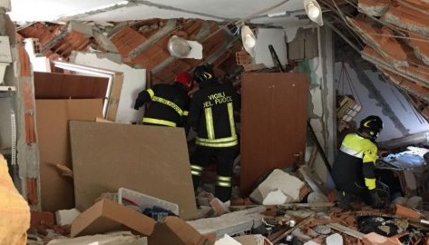 Rescaldina, coniugi indagati per strage: “Provocarono lo scoppio” Rescaldina, coniugi indagati per strage: “Provocarono lo scoppio”