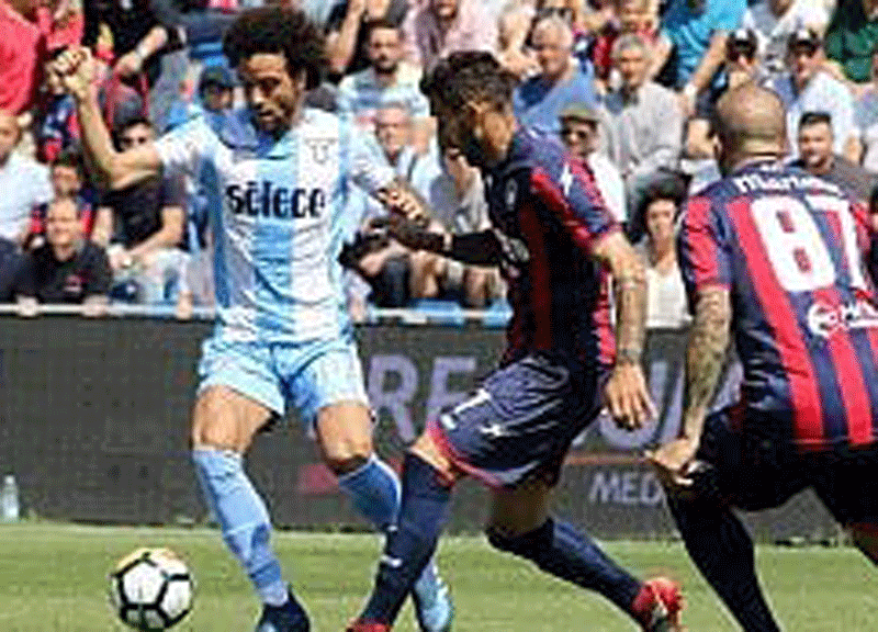 La Lazio pareggia a Crotone, per la Champions spareggio con l’Inter La Lazio pareggia a Crotone, per la Champions spareggio con l’Inter