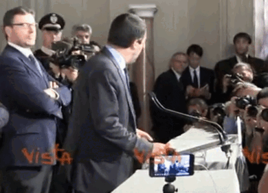 Il foglietto di appunti di Salvini al Quirinale