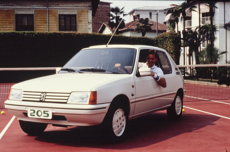 Il Leone Peugeot incontra il Coccodrillo Lacoste al Roland Garros Il Leone Peugeot incontra il Coccodrillo Lacoste al Roland Garros