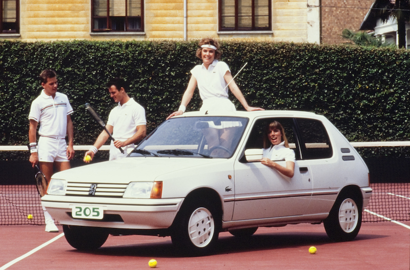 Il Leone Peugeot incontra il Coccodrillo Lacoste al Roland Garros Il Leone Peugeot incontra il Coccodrillo Lacoste al Roland Garros