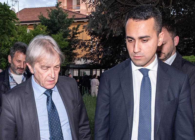 Imprenditore fallito a Monza, eseguito sfratto. Visita di Salvini e Di Maio