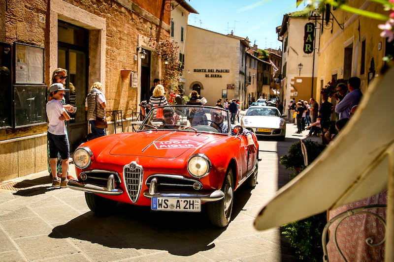Anche nella terza tappa, le Alfa Romeo sono le protagoniste della Mille Miglia