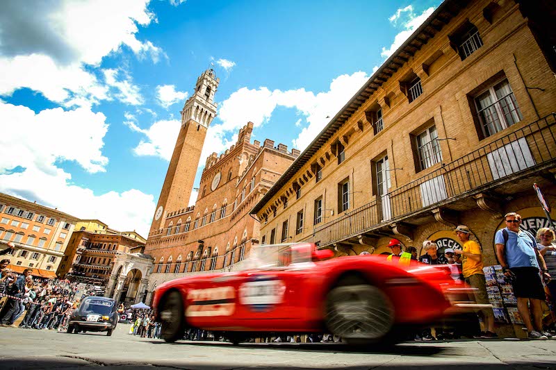 Anche nella terza tappa, le Alfa Romeo sono le protagoniste della Mille Miglia