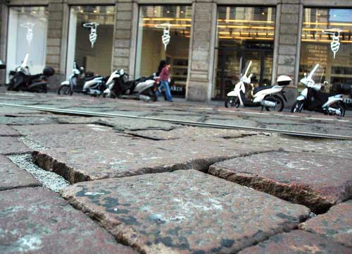 Riders, pavè più pericoloso dei contratti. Ma non ditelo ai radicali chic Riders, pavè più pericoloso dei contratti. Ma non ditelo ai radicali chic