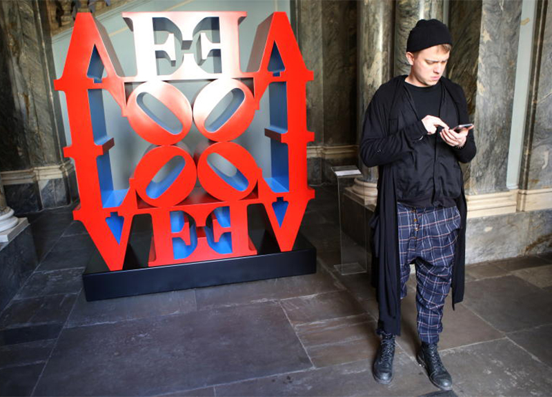 Robert Indiana, morto l’uomo che trasformò l’amore in un’icona pop