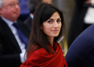 Roma, Raggi perde un altro assessore: “Nessuna polemica. Media sciacalli”