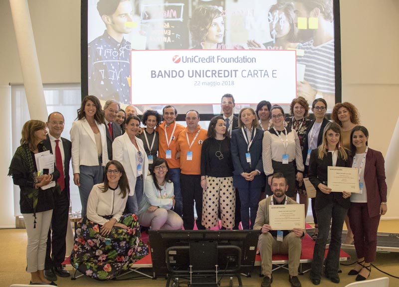 UniCredit Foundation annuncia i vincitori del Bando UniCredit Carta E 2017 UniCredit Foundation annuncia i vincitori del Bando UniCredit Carta E 2017