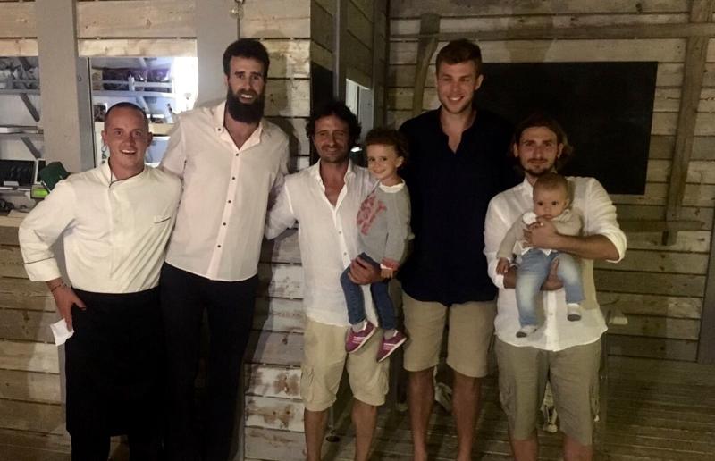 “Fino Beach”, i tre lombardi che hanno conquistato la Sardegna “Fino Beach”, i tre lombardi che hanno conquistato la Sardegna
