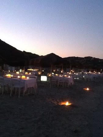 “Fino Beach”, i tre lombardi che hanno conquistato la Sardegna “Fino Beach”, i tre lombardi che hanno conquistato la Sardegna