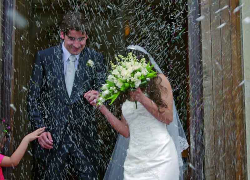 Matrimonio “d’oro”: oltre 17mila euro per una cerimonia. Roma è la più cara Matrimonio “d’oro”: oltre 17mila euro per una cerimonia. Roma è la più cara