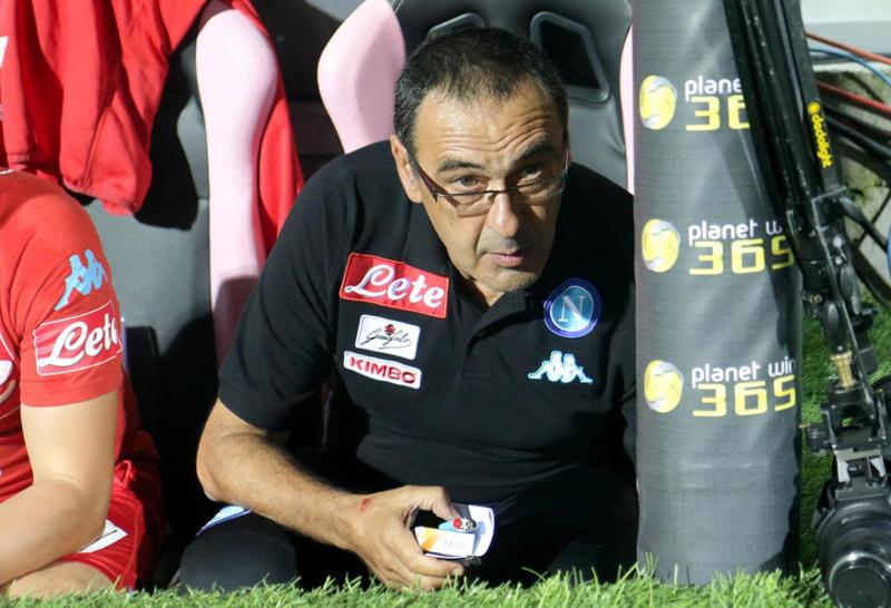 Napoli-Ancelotti, Sarri amareggiato: “Non meritavo di essere liquidato così” Napoli-Ancelotti, Sarri amareggiato: “Non meritavo di essere liquidato così”